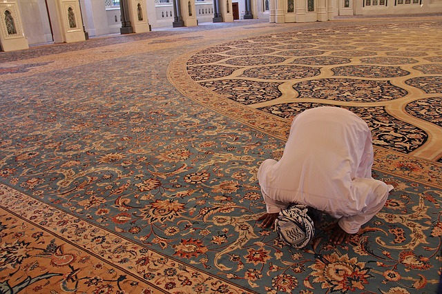 Itikaf di Masjid Saat Bulan Puasa,  Begini Niat dan Syaratnya