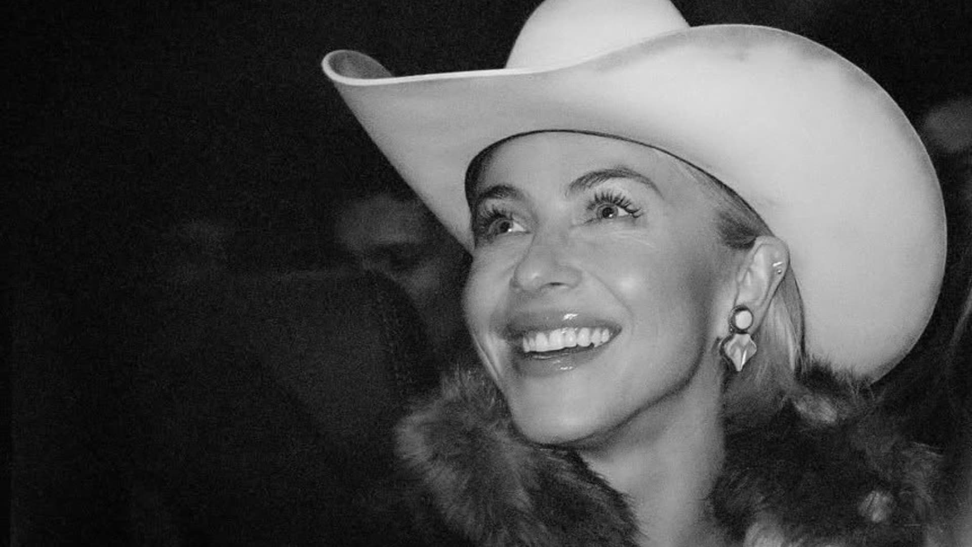 Julianne Hough Bagikan Video Intim Kesuburan Menuju Harapannya Menjadi Ibu