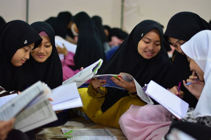 Semangat Baru Hari Santri 2025: Mengupas Sejarah, Tema, dan Maknanya