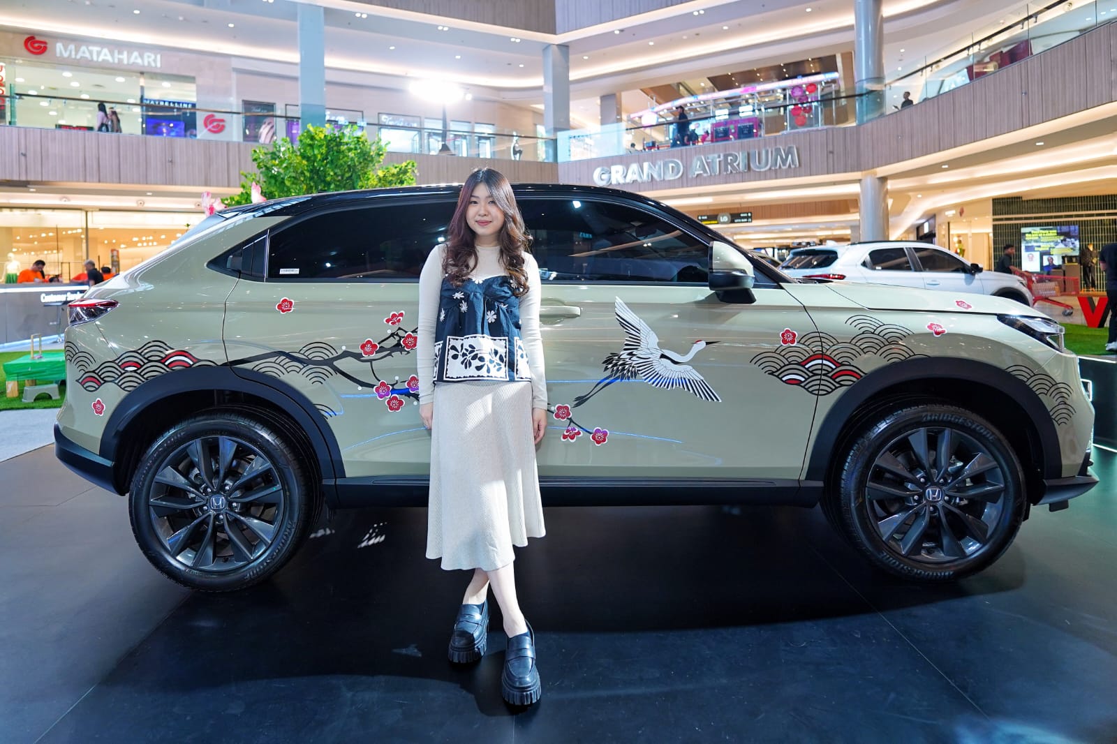 Debut Joanne Andreas sebagai Desainer Dibuktikan dengan Mendesain Mobil All New Honda HR-V Special Edition Sand Khaki Pearl Ini!