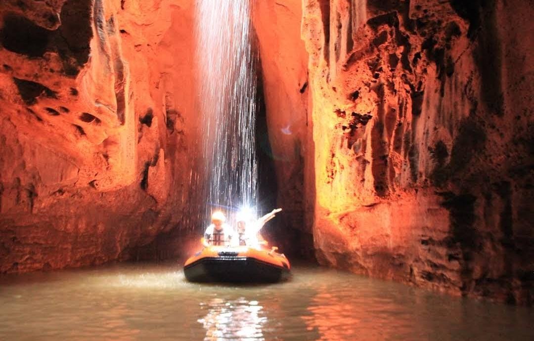 13 Rekomendasi Spot Caving di Indonesia untuk Petualangan Bawah Tanah yang Seru