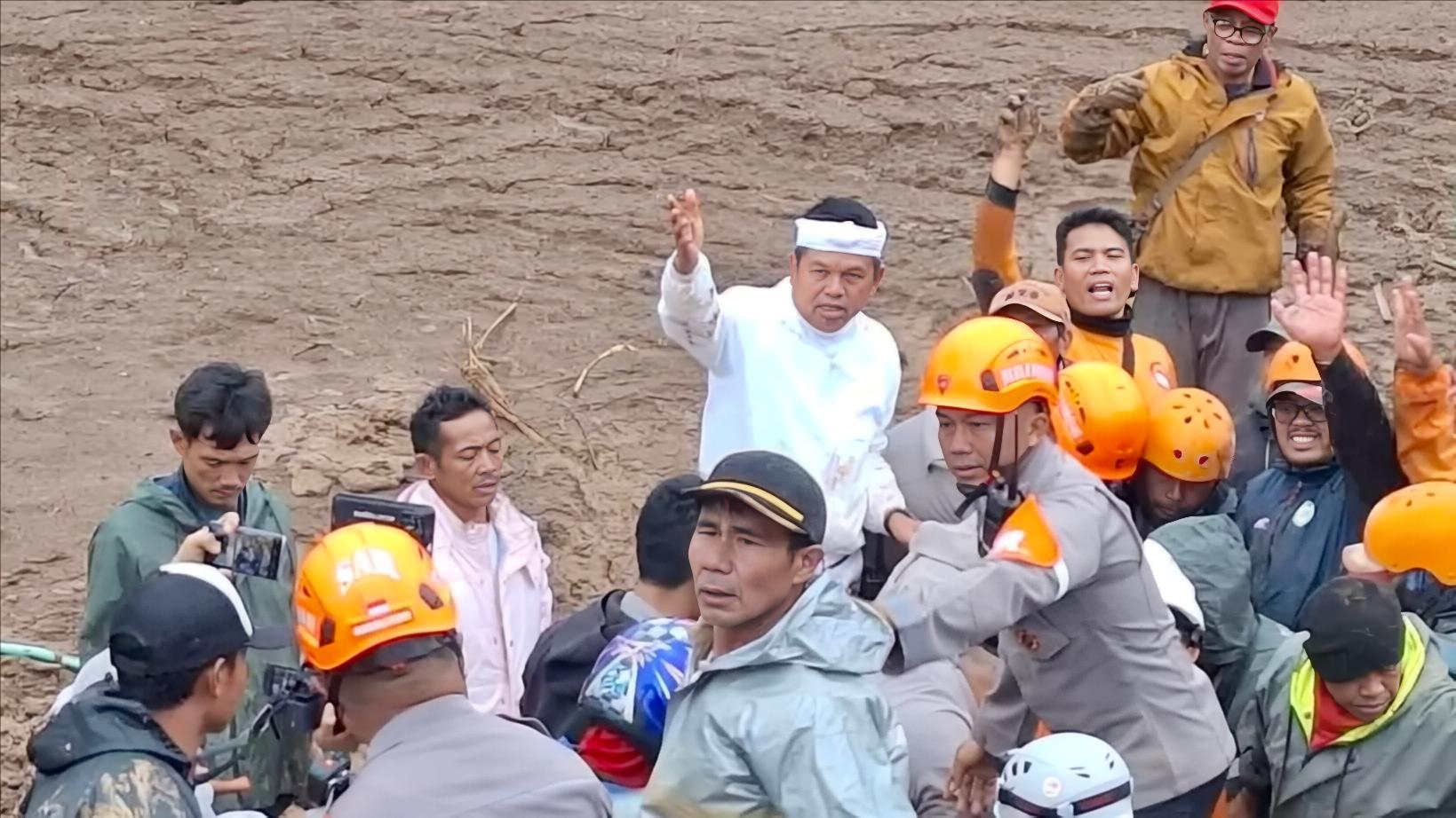 Longsor Cisarua, Kang Dedi Geleng-geleng Lihat Masifnya Alih Fungsi Lahan Hutan Jadi Kebun Sayur!