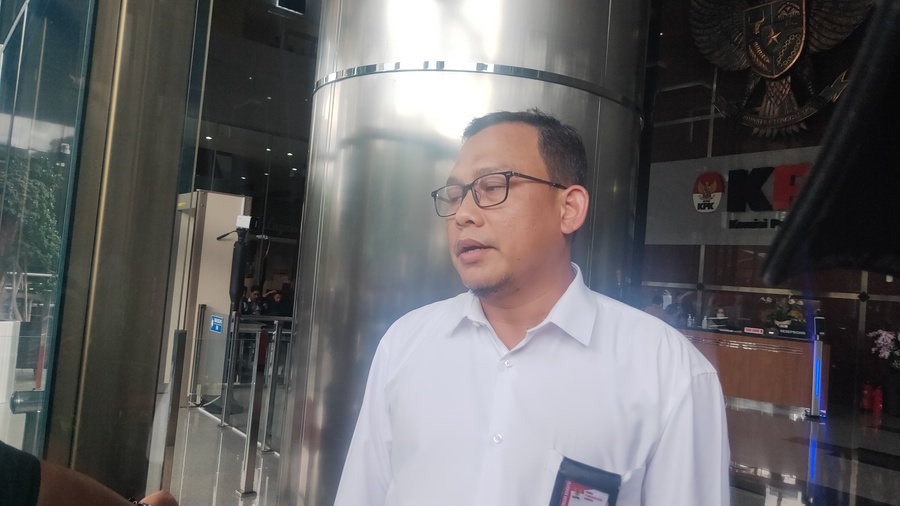 Lukas Enembe Tak Gunakan Pesawat Garuda Diprotes Keluarga, KPK: Mending Siapkan Pembelaan