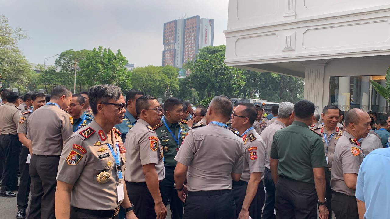 Prabowo Kumpulkan 800 Perwira TNI-Polri di Istana Hari Ini, Ada Apa?