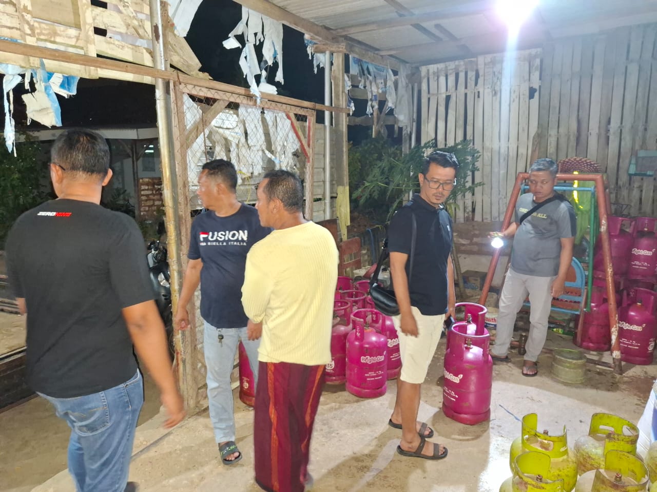 Empat Pelaku Oplosan LPG Ditangkap di Sumenep, Polisi: Merugikan Masyarakat Kecil