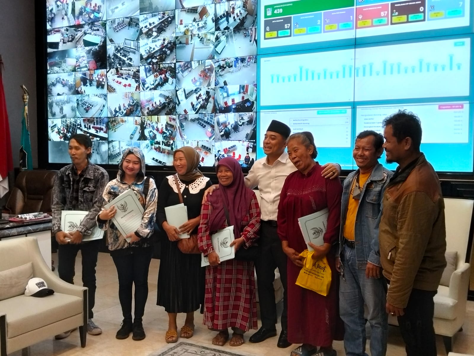 Tujuh Pedagang Korban Penjarahan Dapat Stan SWK Dari Pemkot