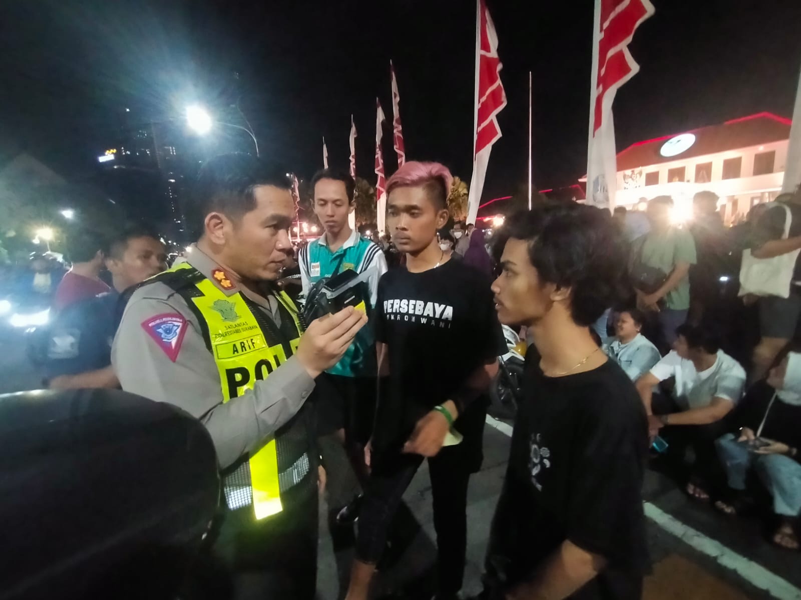 Polisi Surabaya Tilang 