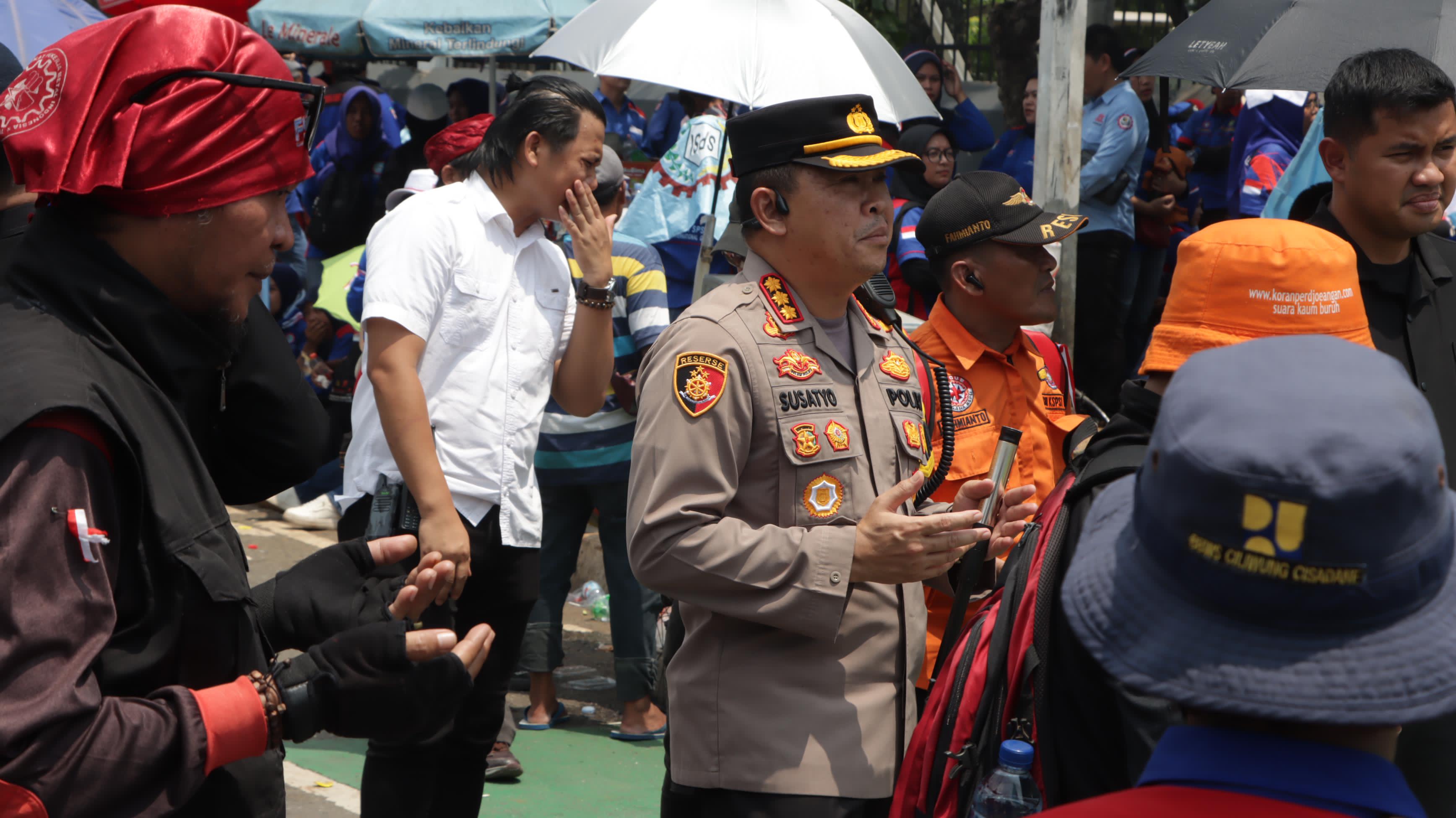 1.963 Personel Dikerahkan Kawal Aksi Buruh di Silang Selatan Monas