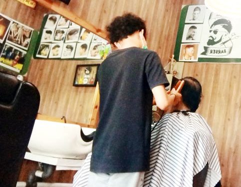 5 Style Potongan Rambut Sedang Hits di Tangerang 