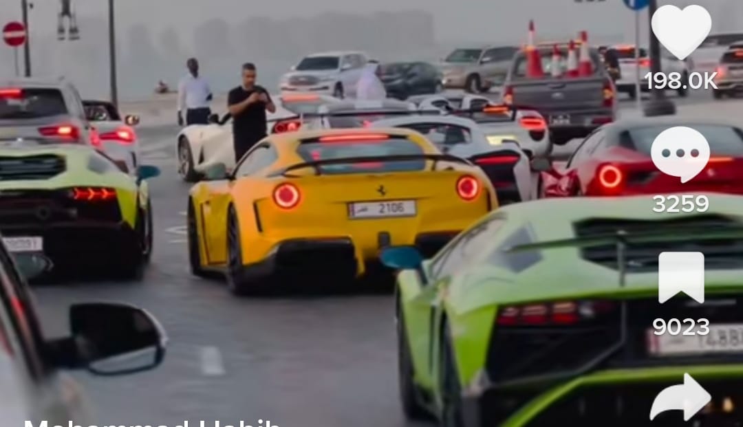 Viral! Suporter Qatar Nonton Bola Bawa Supercar, Netizen: Para Sultan Nongol Semua!