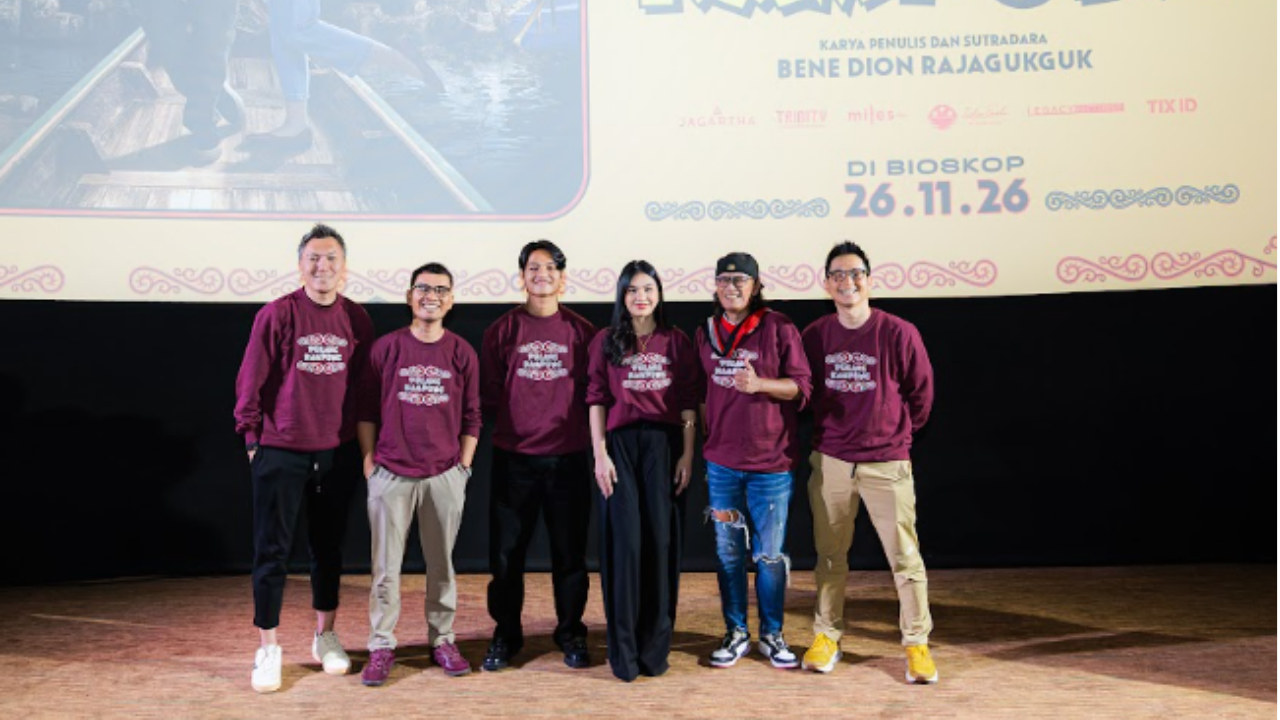 Film Musikal Batak Pulang Kampung Rilis Trailer, Intip Perjalanan Cinta Daniel dan Uli