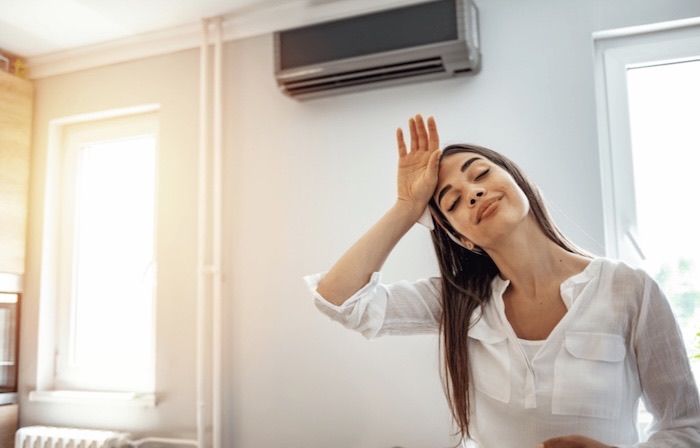 7 Penyebab Ruangan Terasa Panas Meskipun Sudah Nyalakan AC