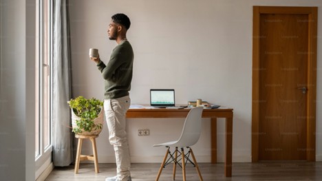 Adulting is Hard: Realita Usia 20-an yang Tidak Seindah Kata Motivator