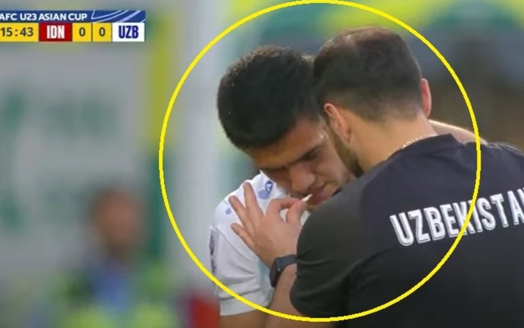 Pemain Uzbekistan U23 Tertangkap Kamera Mencium Benda Aneh Saat Lawan Indonesia U23