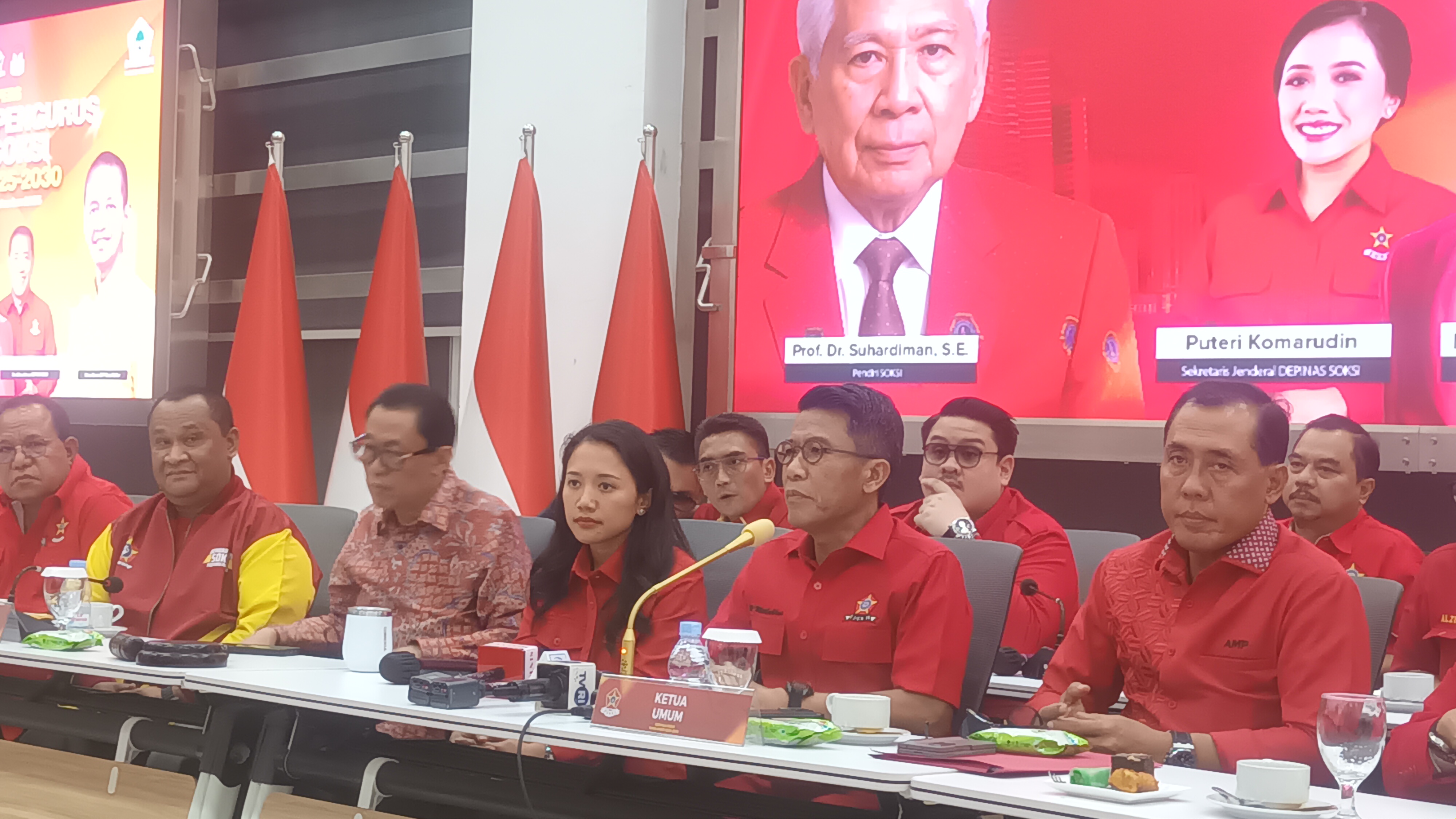 Ona va ogil ortasidagi rus uslubidagi jinsiy aloqa