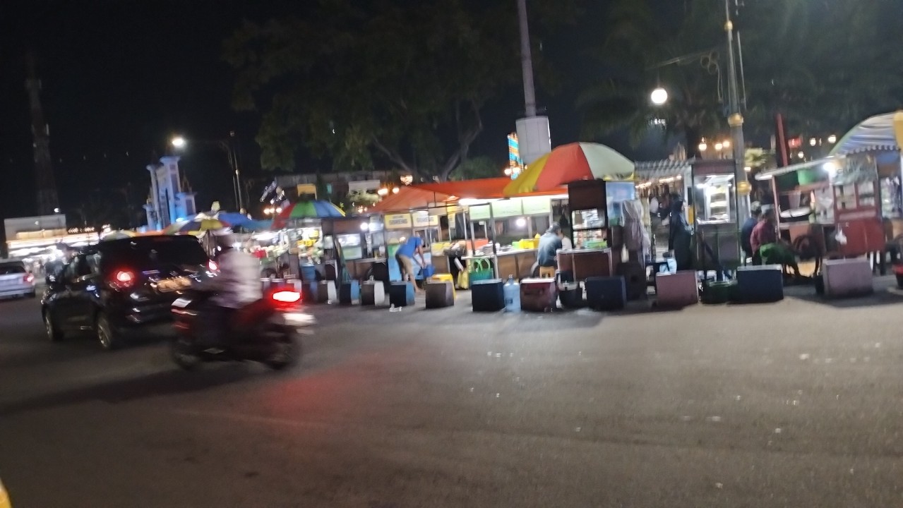 Alun-alun Kota Pasuruan Kumuh Karena PKL, Ini Rencana Penataannya