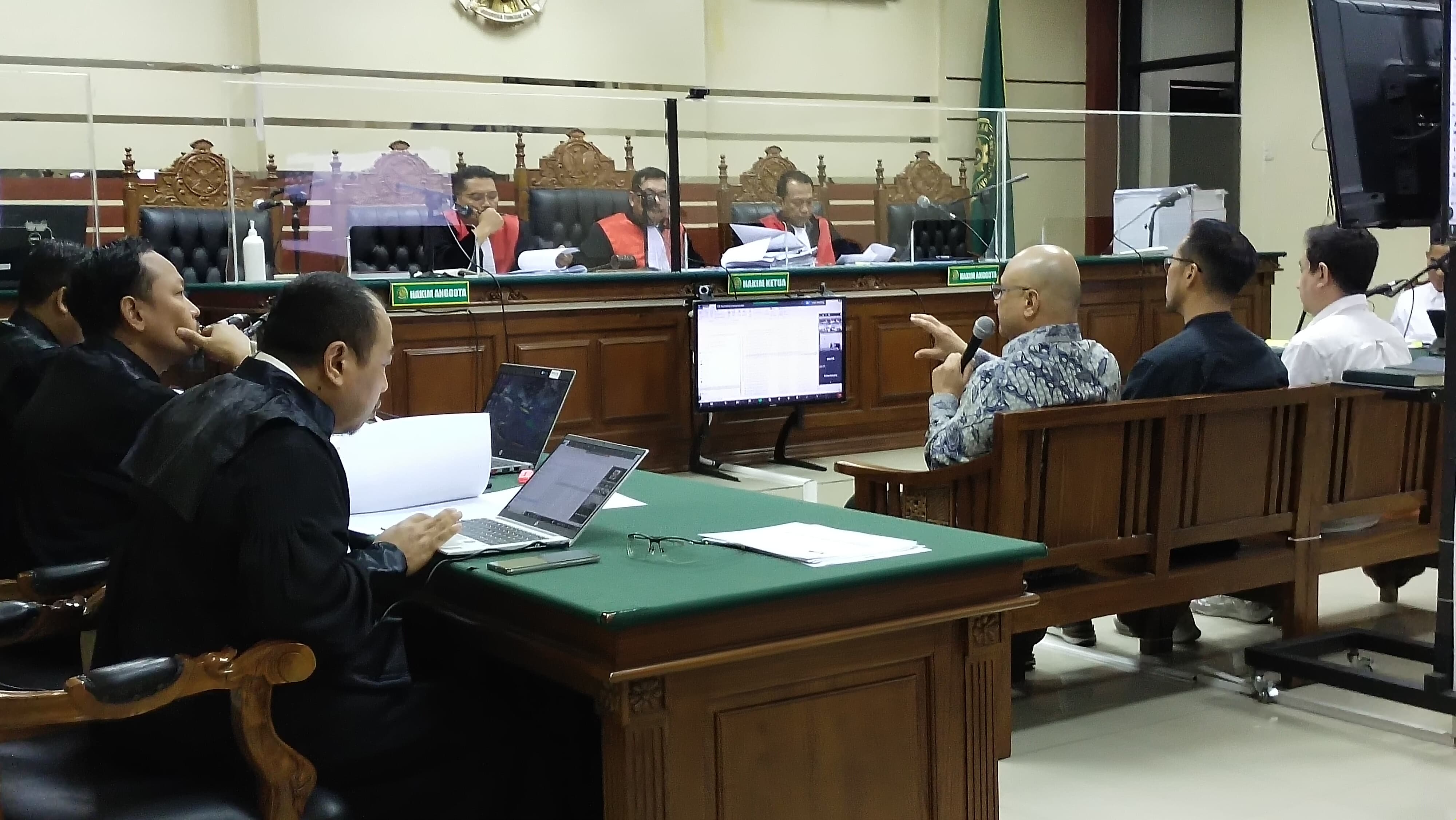 Suami Maia Estianty Hadir di Tipikor Surabaya, Irwan: Uang Rp 100 Juta Dipinjam Rendhie