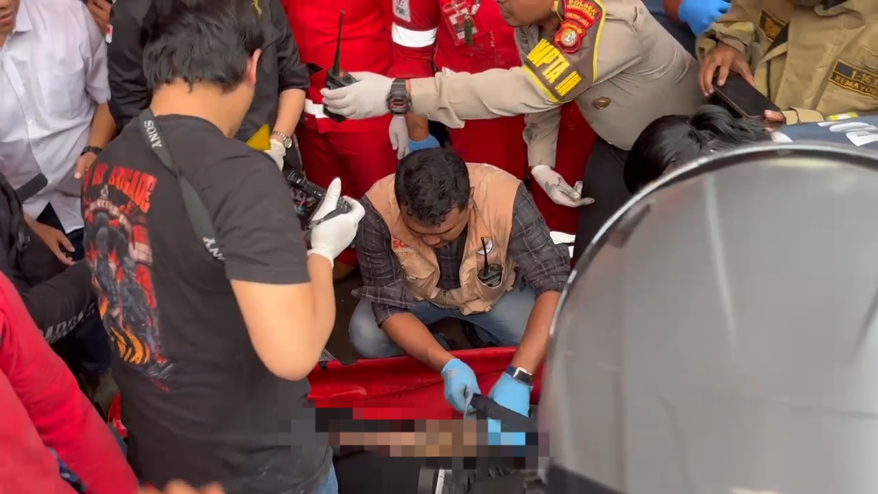 Satu Kantong Mayat Kembali Dievakuasi dari Gedung Kebakaran di Kemayoran, Total Korban Tewas 21 Orang