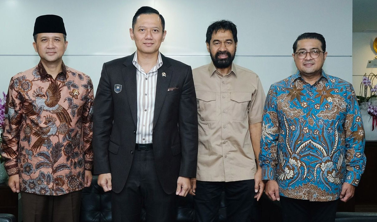 AHY dan Menteri Transmigrasi Bahas Percepatan Pembangunan Aceh bersama Gubernur Muzakkir 