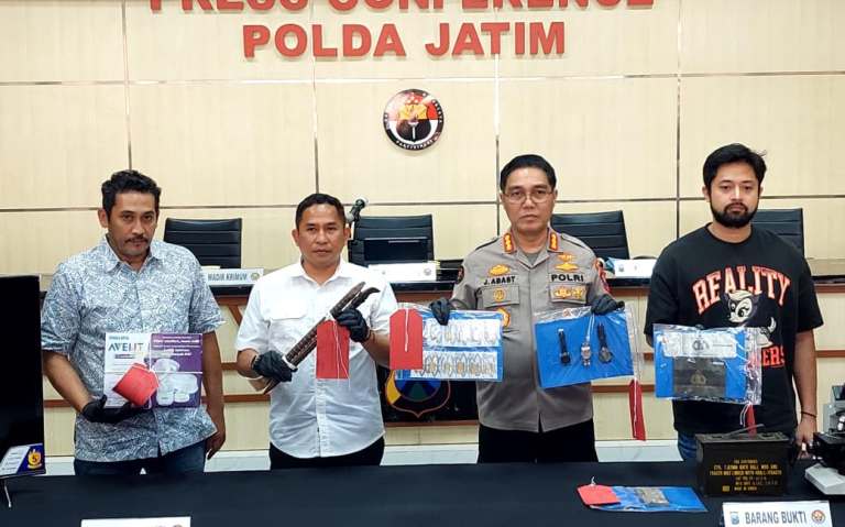 Komplotan Pembobol Rumah Kosong Antar-Provinsi Diotaki Warga ambaksari