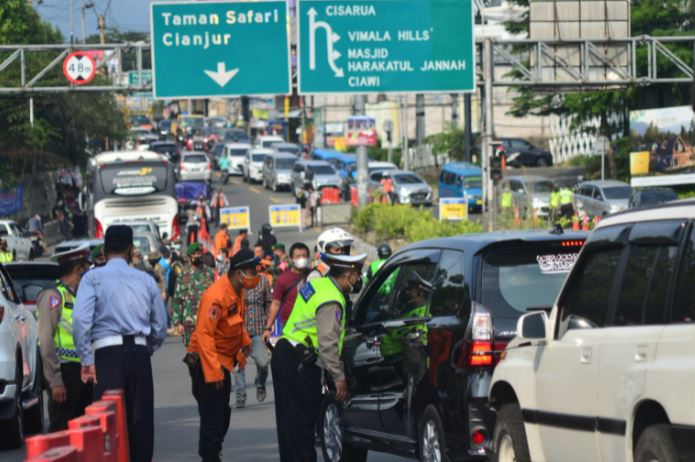 Antisipasi Kemacetan di Libur Panjang, Ganjil-Genap Bakal Diterapkan di Jalur Puncak Mulai Besok