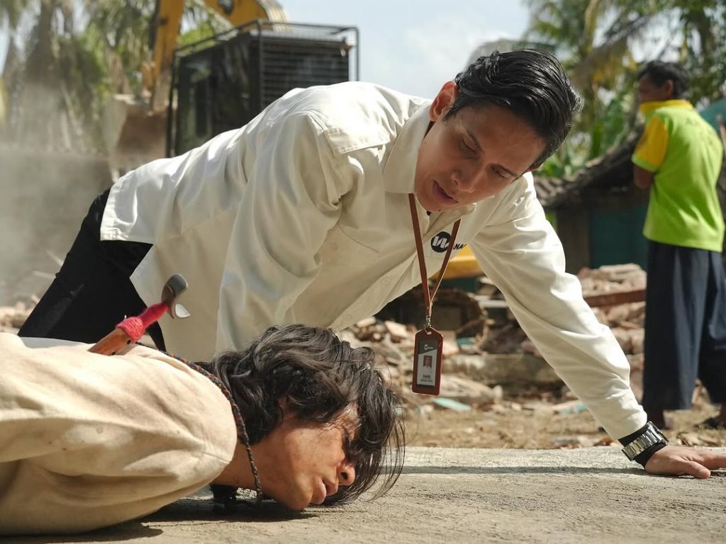 Ulasan Film Wregas Bhanuteja Para Perasuk: Dihadirkan, tapi Tak Benar-Benar Dibicarakan