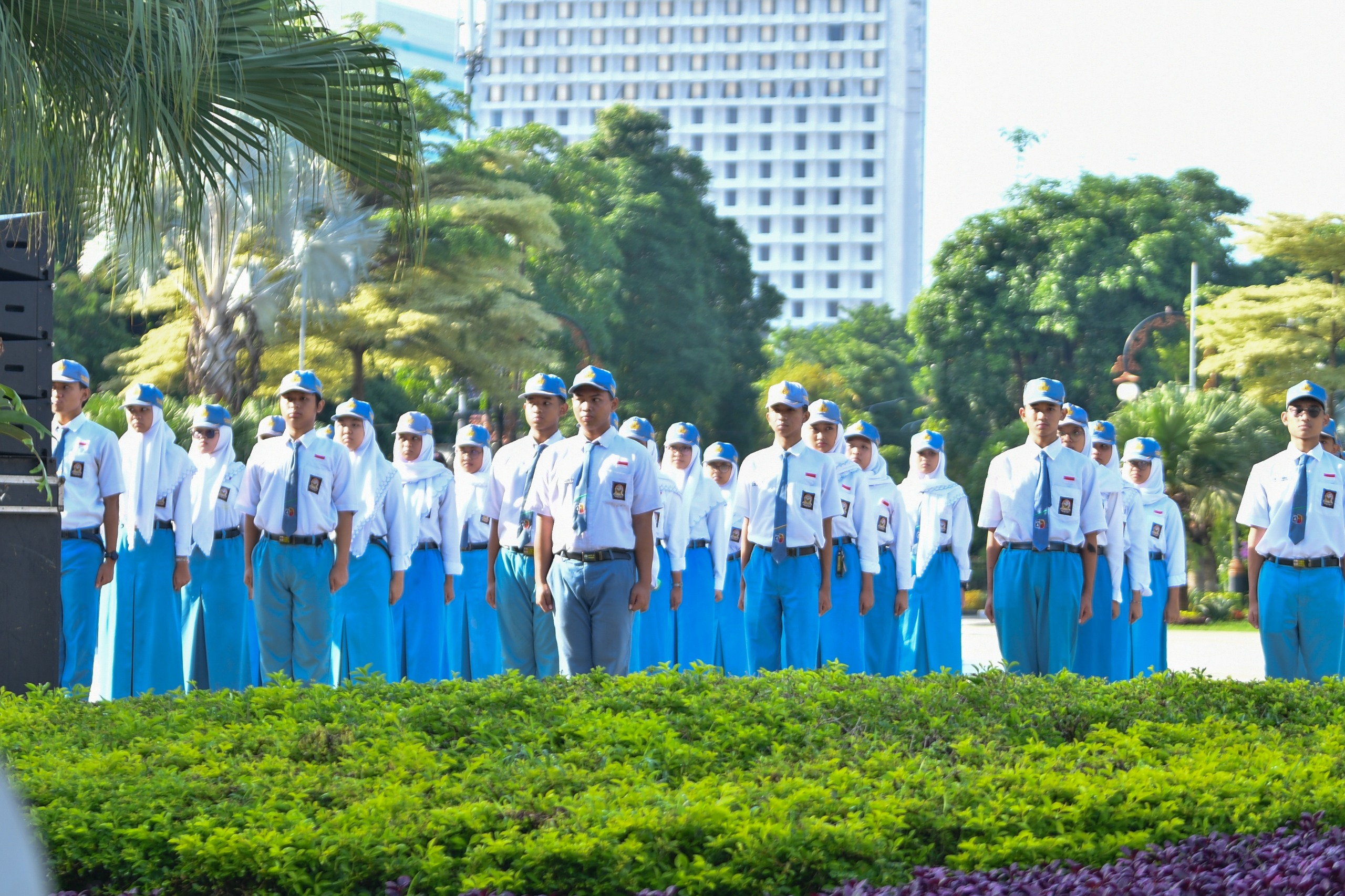 Mendikdasmen Terbitkan Surat Edaran, Wajib Upacara Setiap Senin, Ikrar Pelajar Hingga Lagu Rukun Teman
