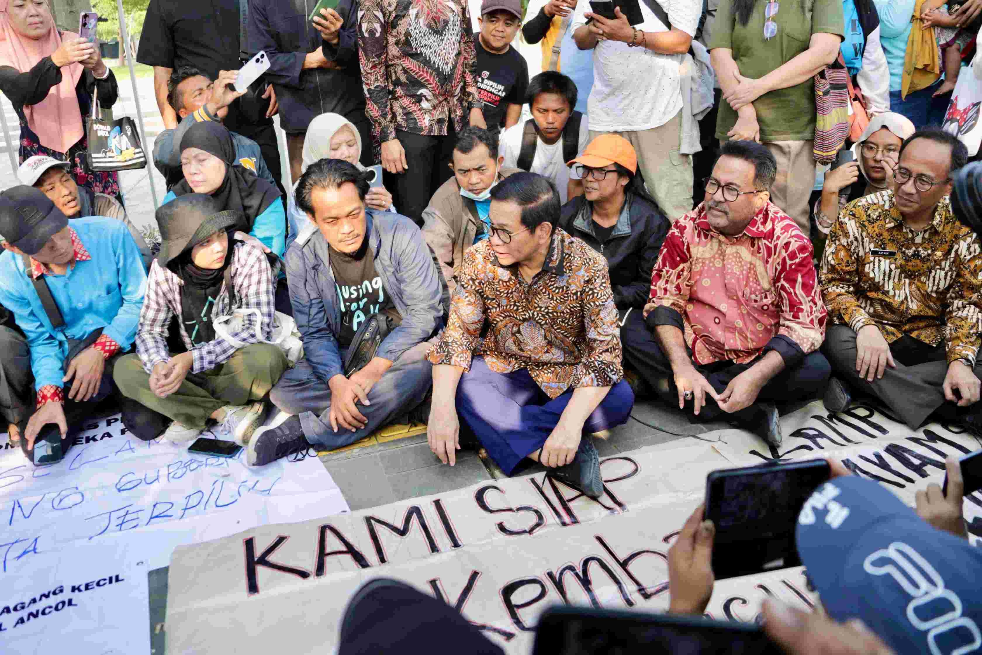 Tunaikan Janji, Gubernur Pramono dan Wagub Rano Selesaikan Persoalan Kampung Bayam