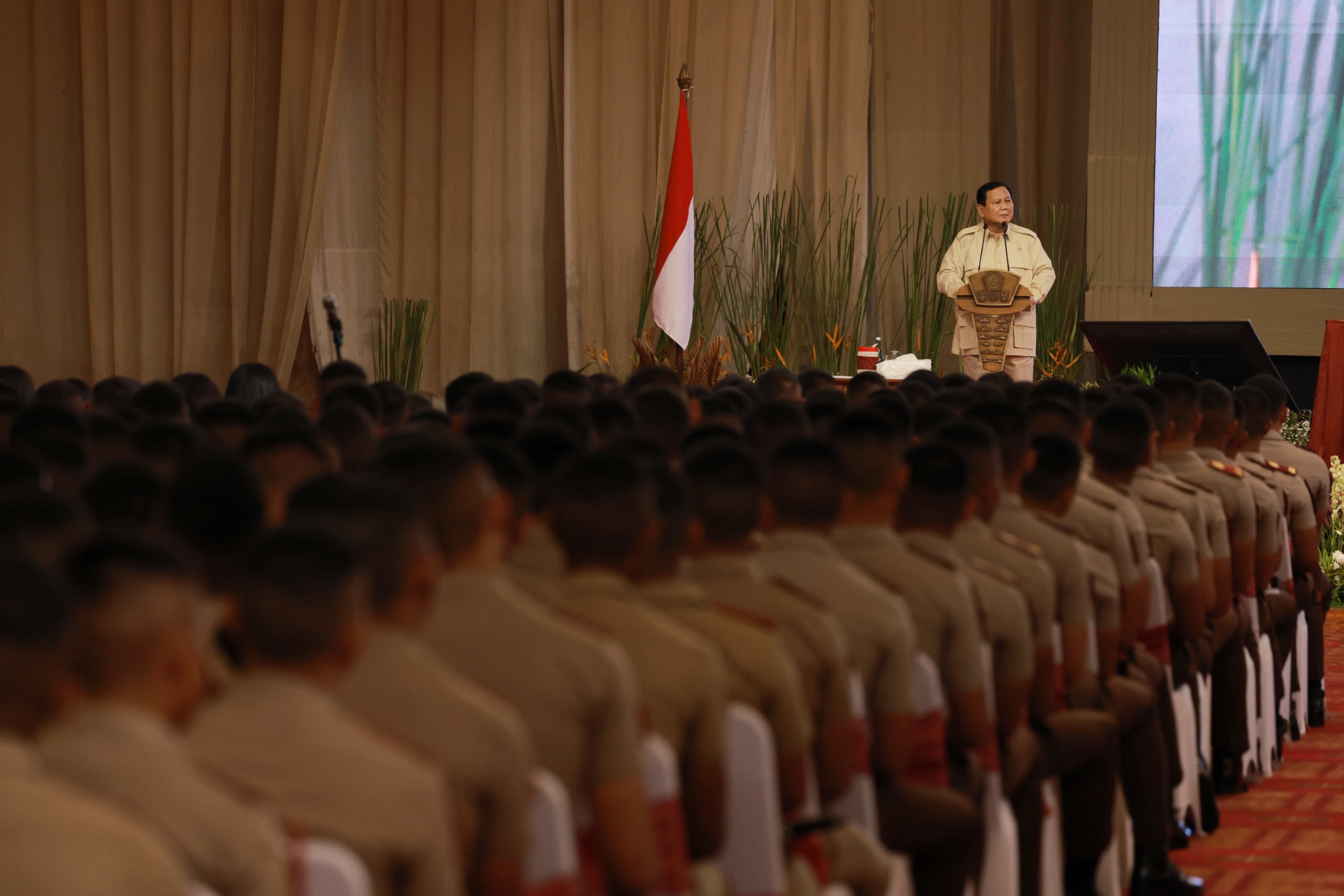 Prabowo Berikan Arahan Pada Calon Perwira Remaja TNI-Polri: Lindungi Rakyat Dulu, Baru Membangun