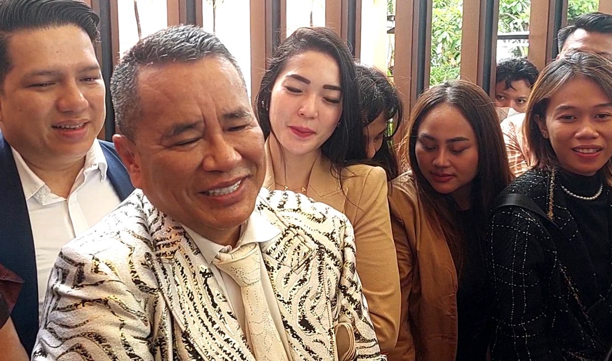 Hotman Paris Bongkar Ayah Biologis Anak Dikandung Lisa Mariana: Bukan Ridwan Kamil dan Dia Sudah Buat Surat Pernyataan