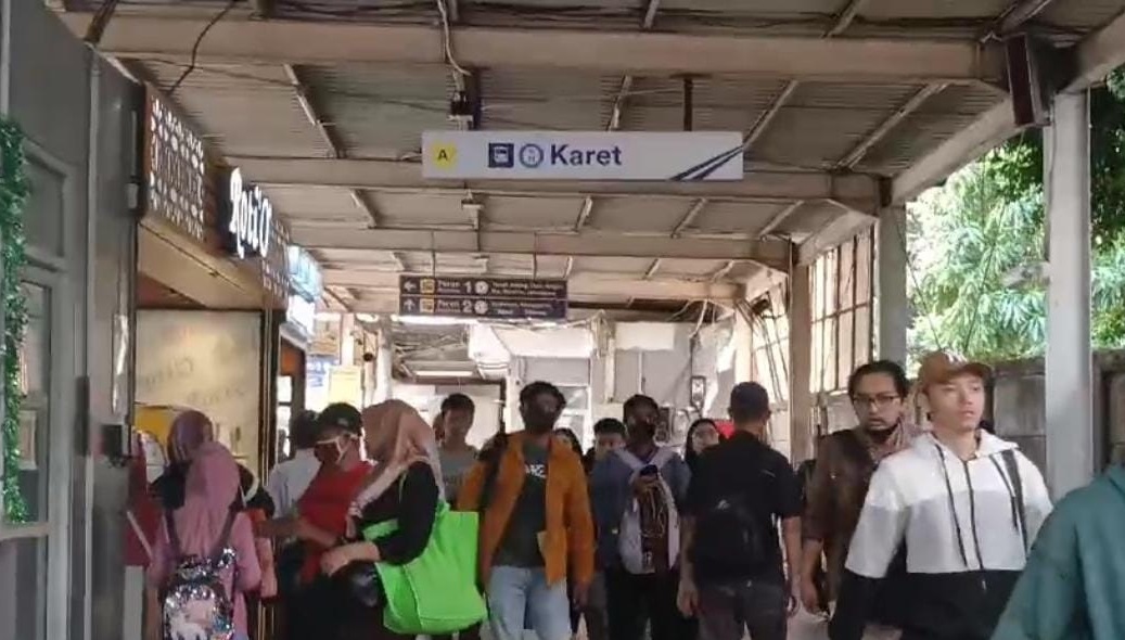 Stasiun Karet Ditutup, Netizen Protes: Malah Numpuk di Sudirman dan Tanah Abang!