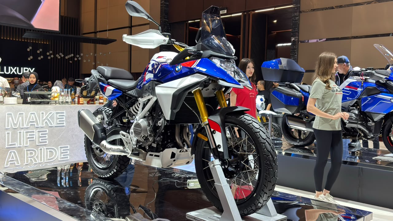 Lengkapi Motor Premium, BMW F 450 GS dan BMW R1300 RT Meluncur di GIIAS 2026