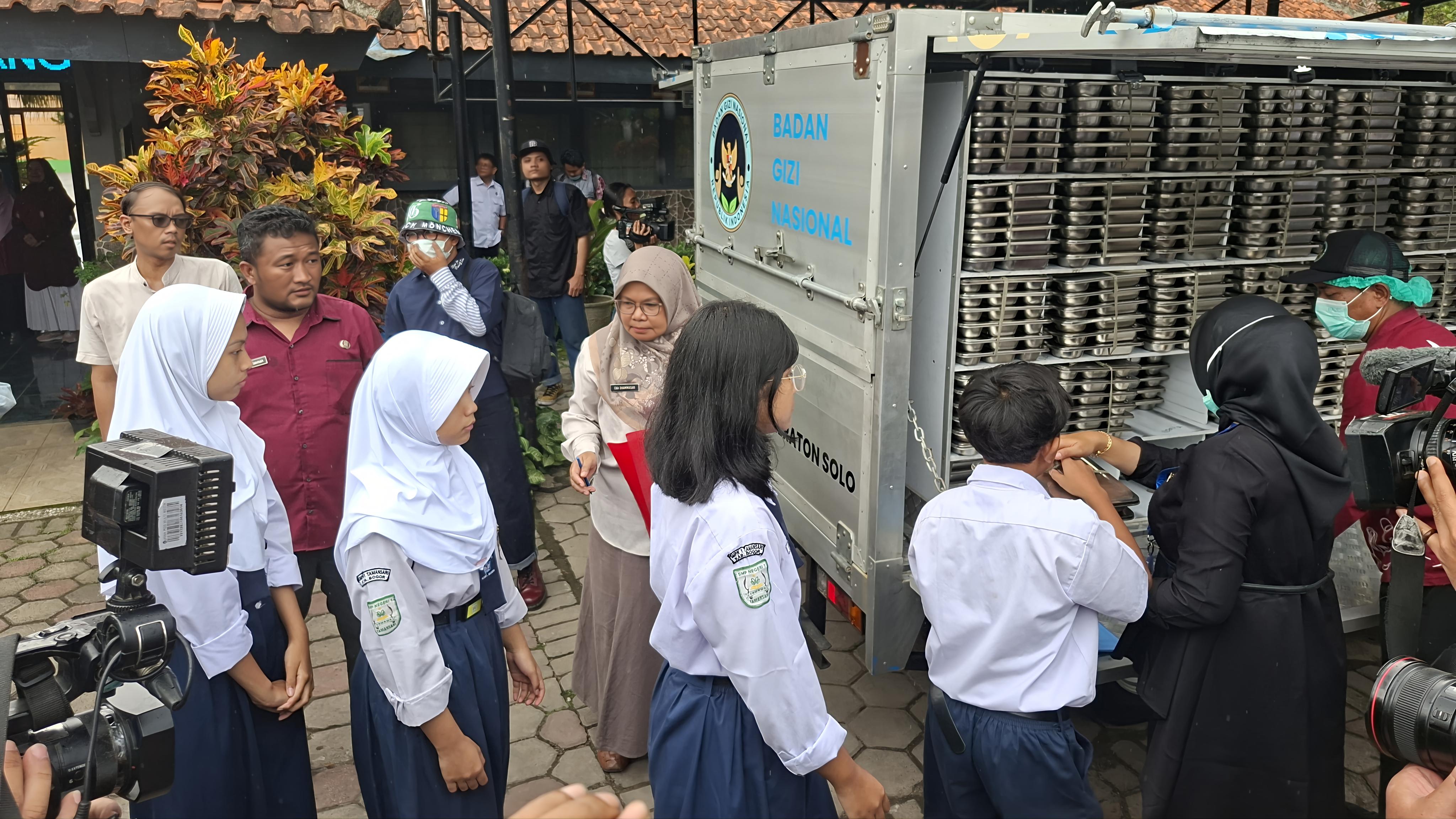 BGN: MBG Tetap Jalan saat Libur Nataru, Menunya Makanan Siap Saji