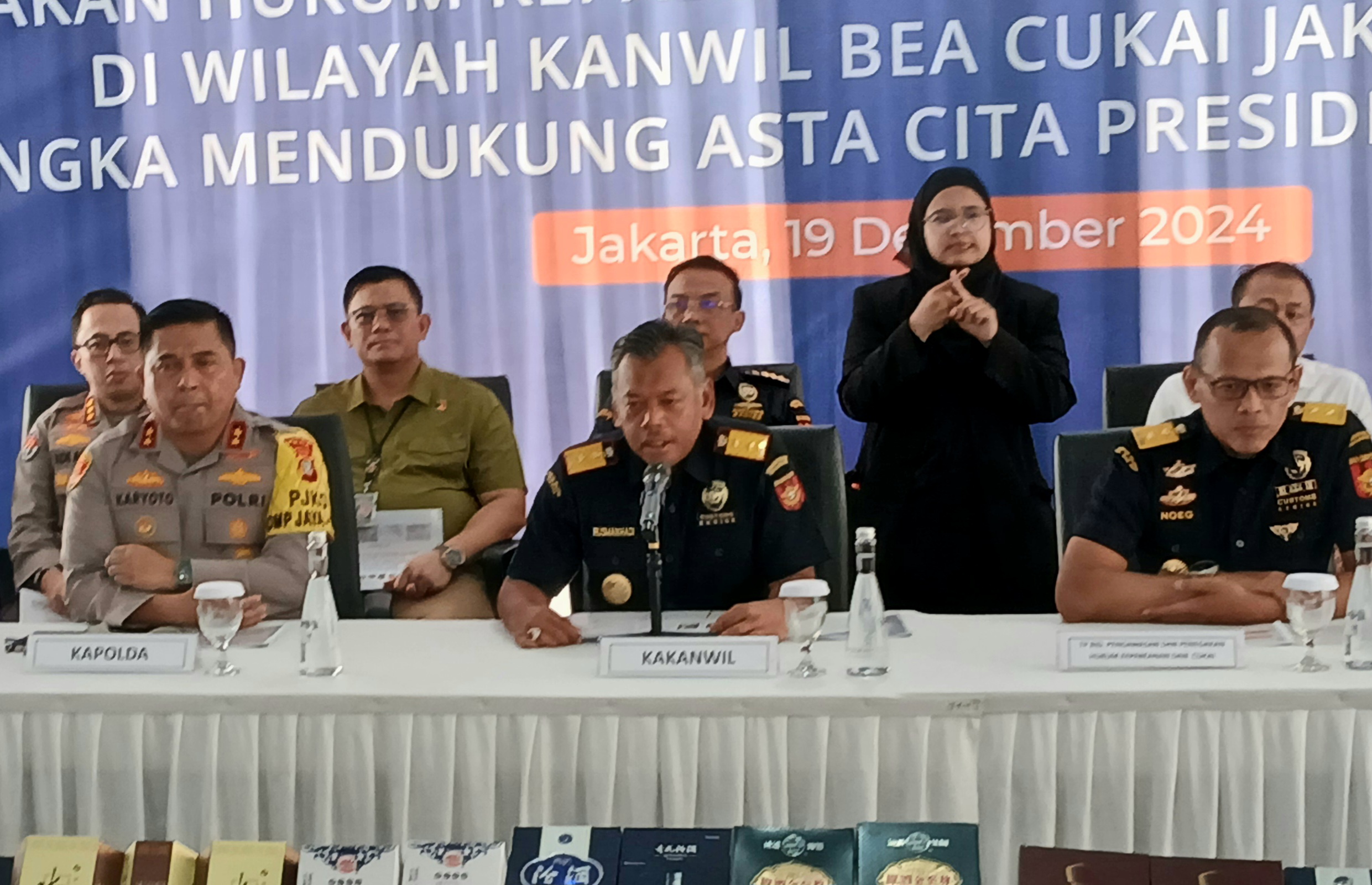 Tiktokers Inisial HD Ditangkap Bea Cukai Jakarta Gegara Pasarkan Rokok Ilegal Via Online