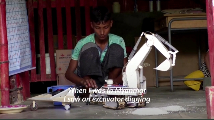 Bikin Kagum, Remaja Rohingya Ciptakan Mesin Pengeruk Mini dari Kumpulan Suku Cadang di Kamp Pengungsiannya