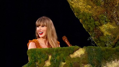 Lagi Patah Hati atau Overthinking? Taylor Swift Punya Lagu Buat Semua Mood