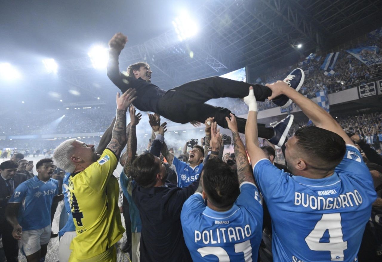 Antonio Conte Bawa Napoli Scudetto, Catat Rekor Pelatih yang Juara Serie A dengan Tiga Tim Berbeda