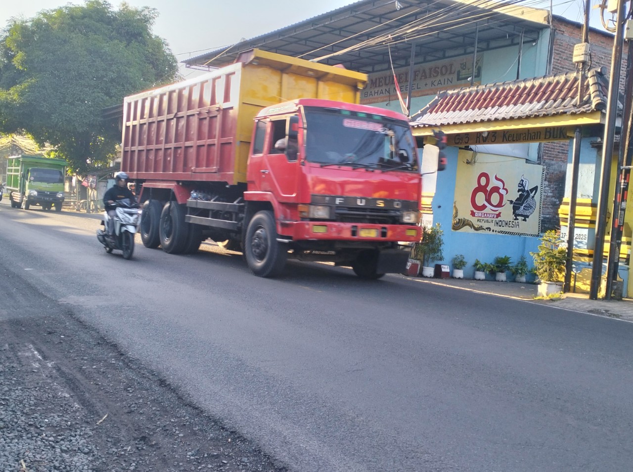 Warga Tutup JLS, DPRD Kota Pasuruan Usulkan Beberapa Solusi