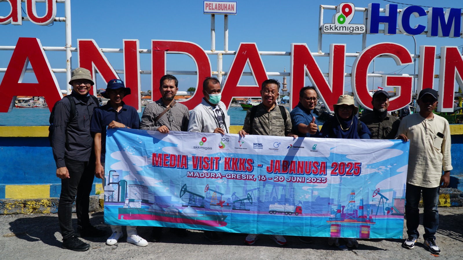 Senyum dari Mandangin: Cerita Diana, Sambal, dan Harapan dari Pulau di Tengah Laut