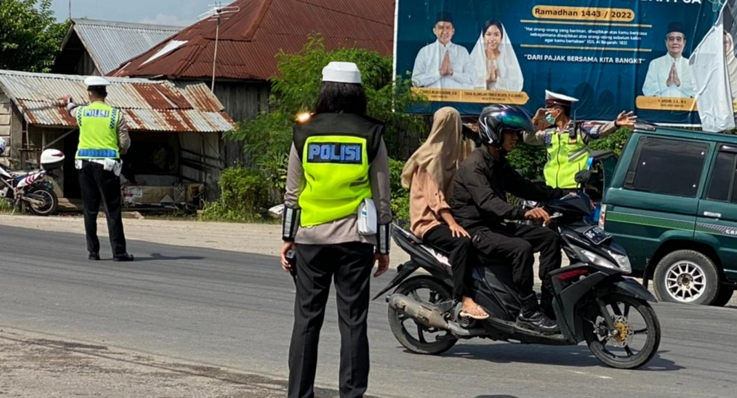 Antisipasi Macet, Polisi Uji Coba Jalur Lintas Timur Pasar Indralaya
