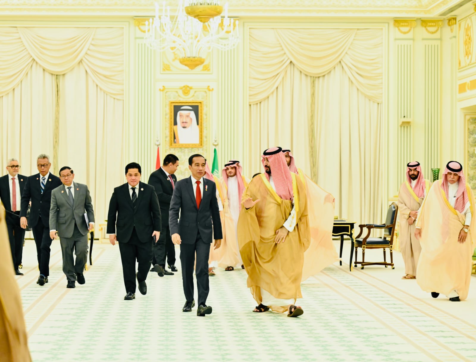 Jokowi Bertemu PM Arab Saudi Pangeran MbS di Istana Al Yamamah, Sepakat Kerjasama Melalui Dewan Koordinasi Tertinggi  