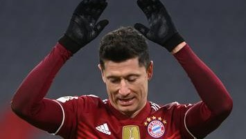 Lewandowski Bisa Permudah Langkah de Jong ke MU