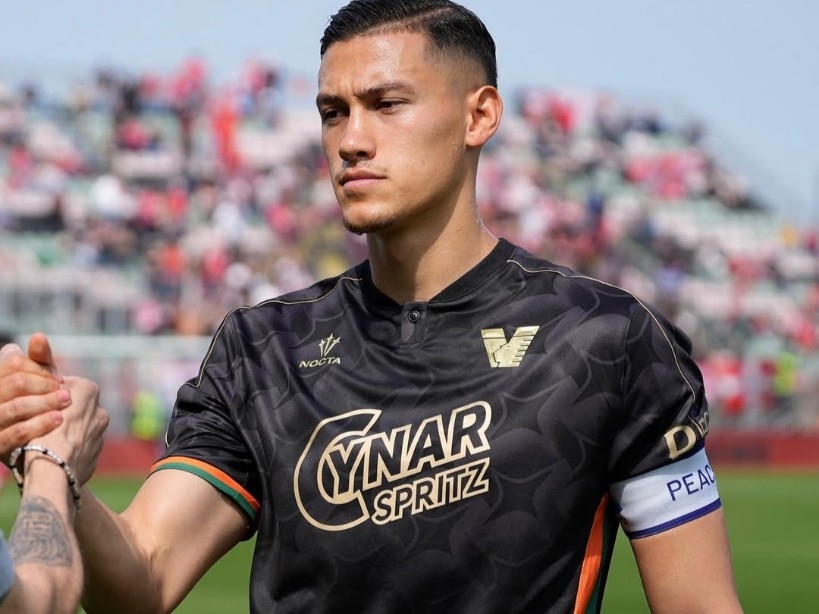 Torino Tebus Jay Idzes Rp170 miliar dari Venezia, Terungkap Gaji Kapten Timnas Indonesia!