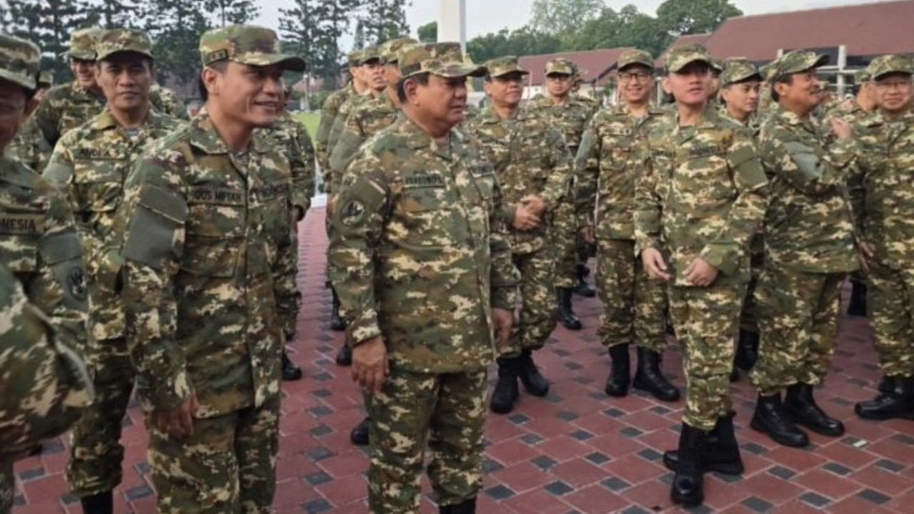 Potret Menteri dan Wakil Menteri Kabinet Merah Putih Kompak Pakai Baju Militer di Pembekalan Akmil Magelang 