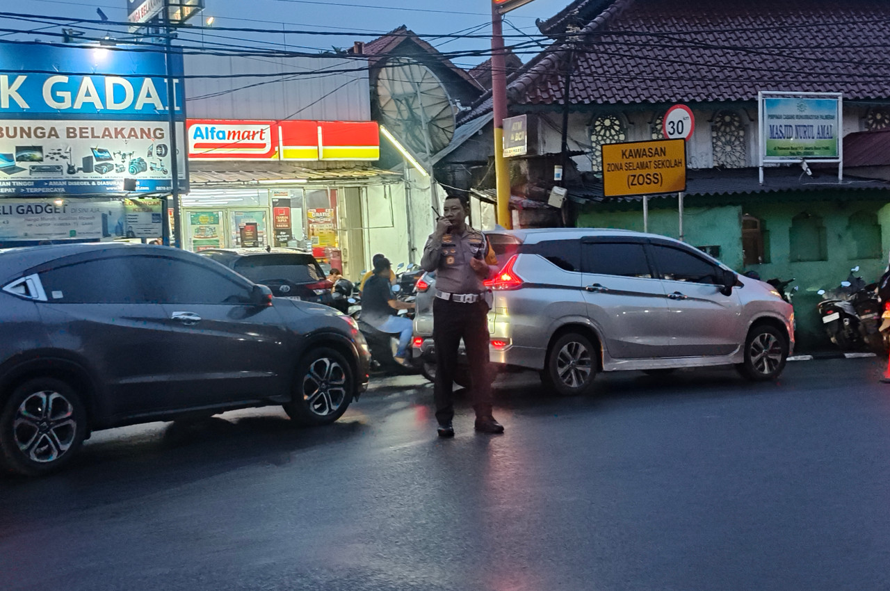 Lalu Lintas di Lokasi SPPG Polri Palmerah Padat, Dirlantas PMJ Turun Tangan: Hindari Ruas Jalan Ini