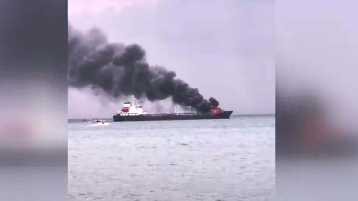 Kapal BBM Pertamina Terbakar di Lombok, 3 ABK Masih Dalam Pencarian