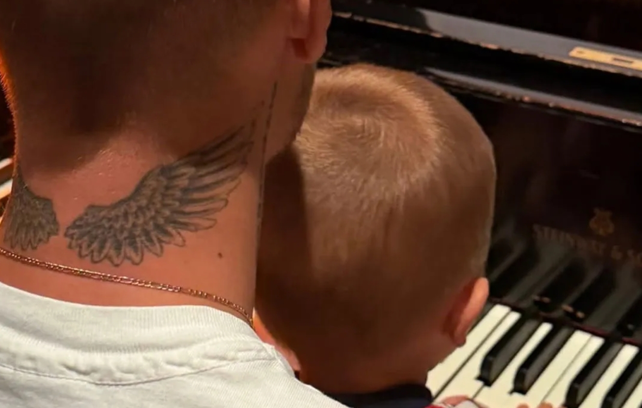 Ajari Anak Bermain Piano, Hailey Puji Justin Bieber Ayah Terbaik
