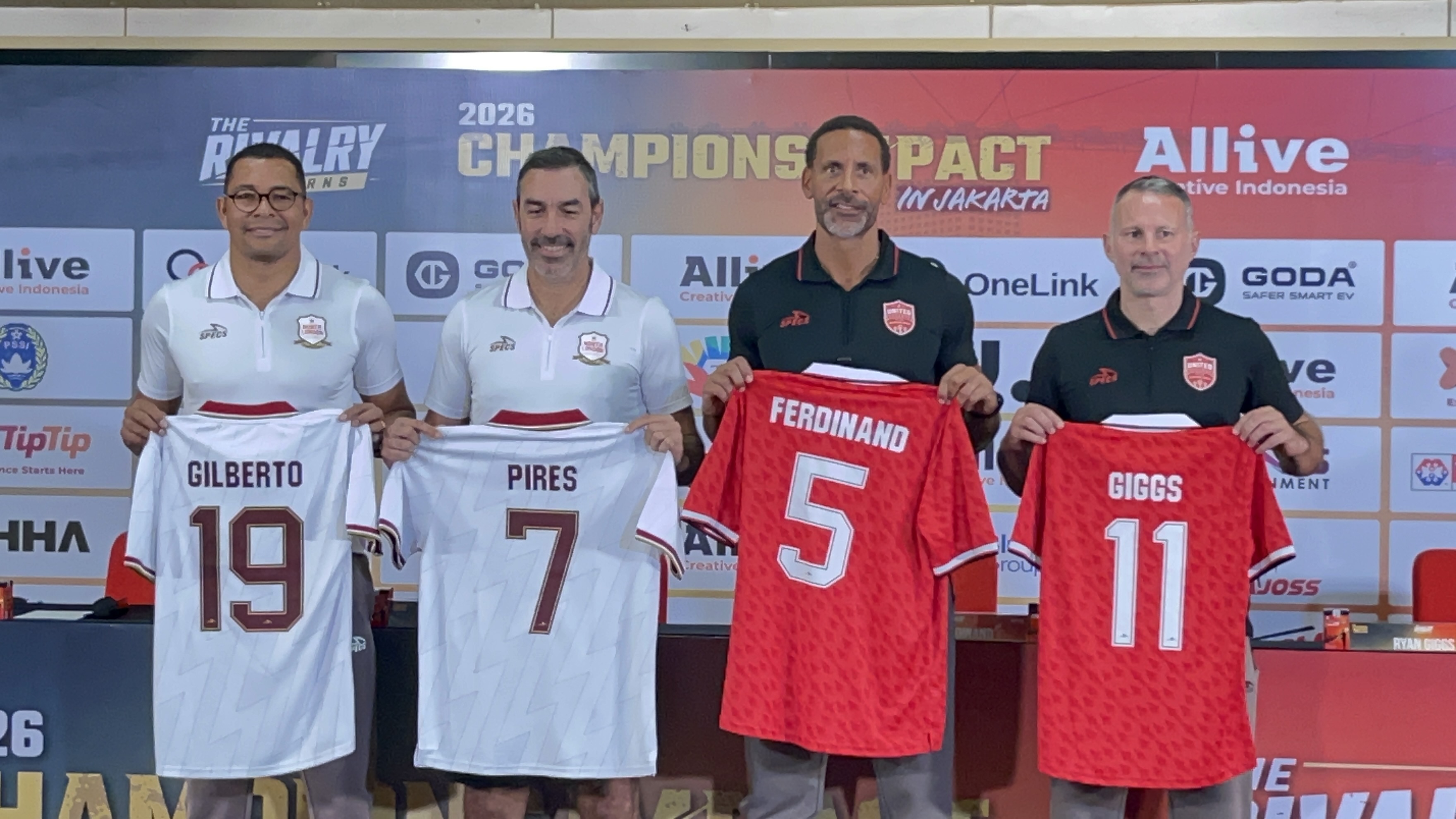 Rio Ferdinand Ungkap Sisi Liar Rivalitas Arsenal vs MU: Perkelahian di Lorong Stadion!