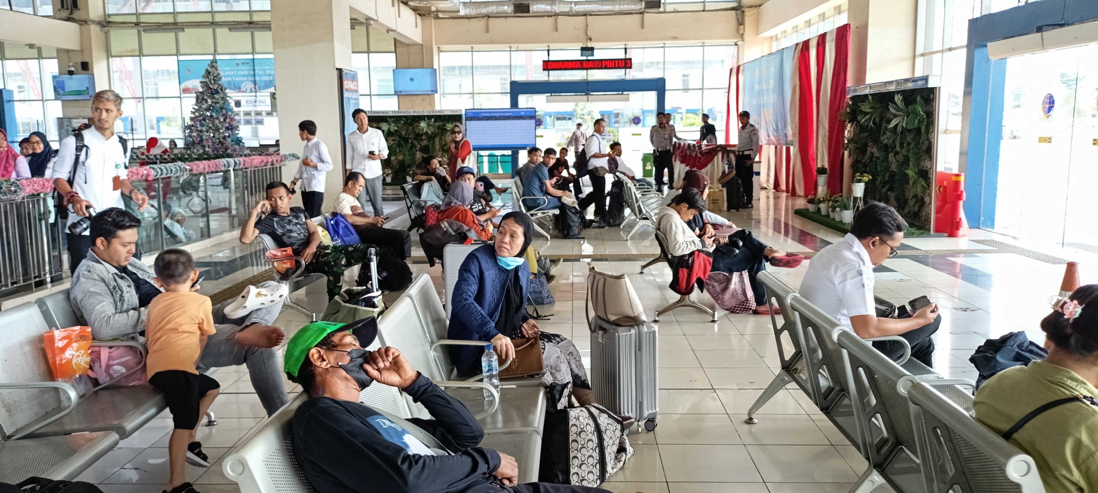 Terminal Pulogebang Meningkat Menjadi 100 Persen Jelang Mudik Lebaran 2025