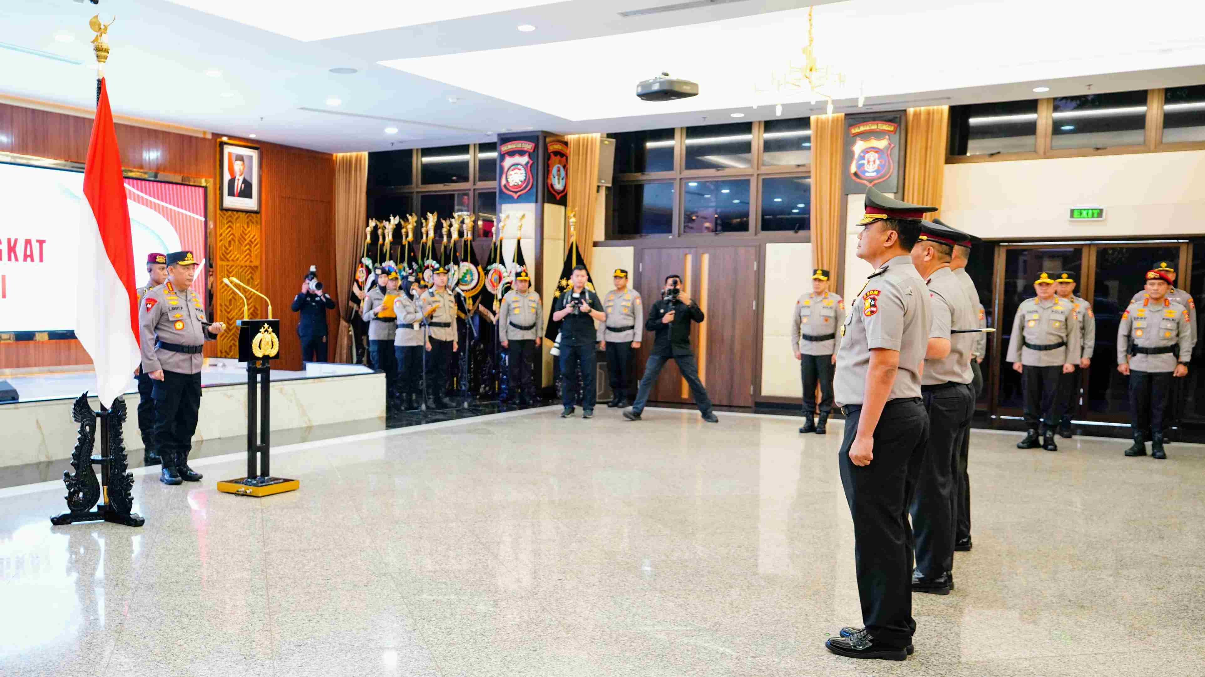 Selamat! 22 Pati Polri Naik Pangkat, 9 di Antaranya Pecah Bintang